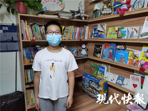 南京11岁小学生的出租屋微型图书馆 服装出租里的书香天地