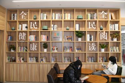 首批20家'杭州邻里图书馆'亮相，看看有你家门口的吗？服装出租服务同步开启